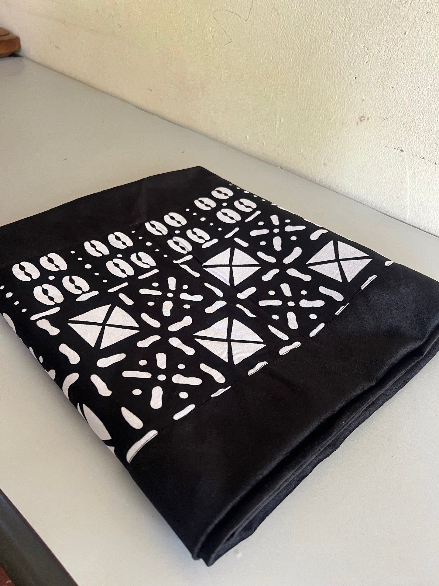 Asanda Table Runner