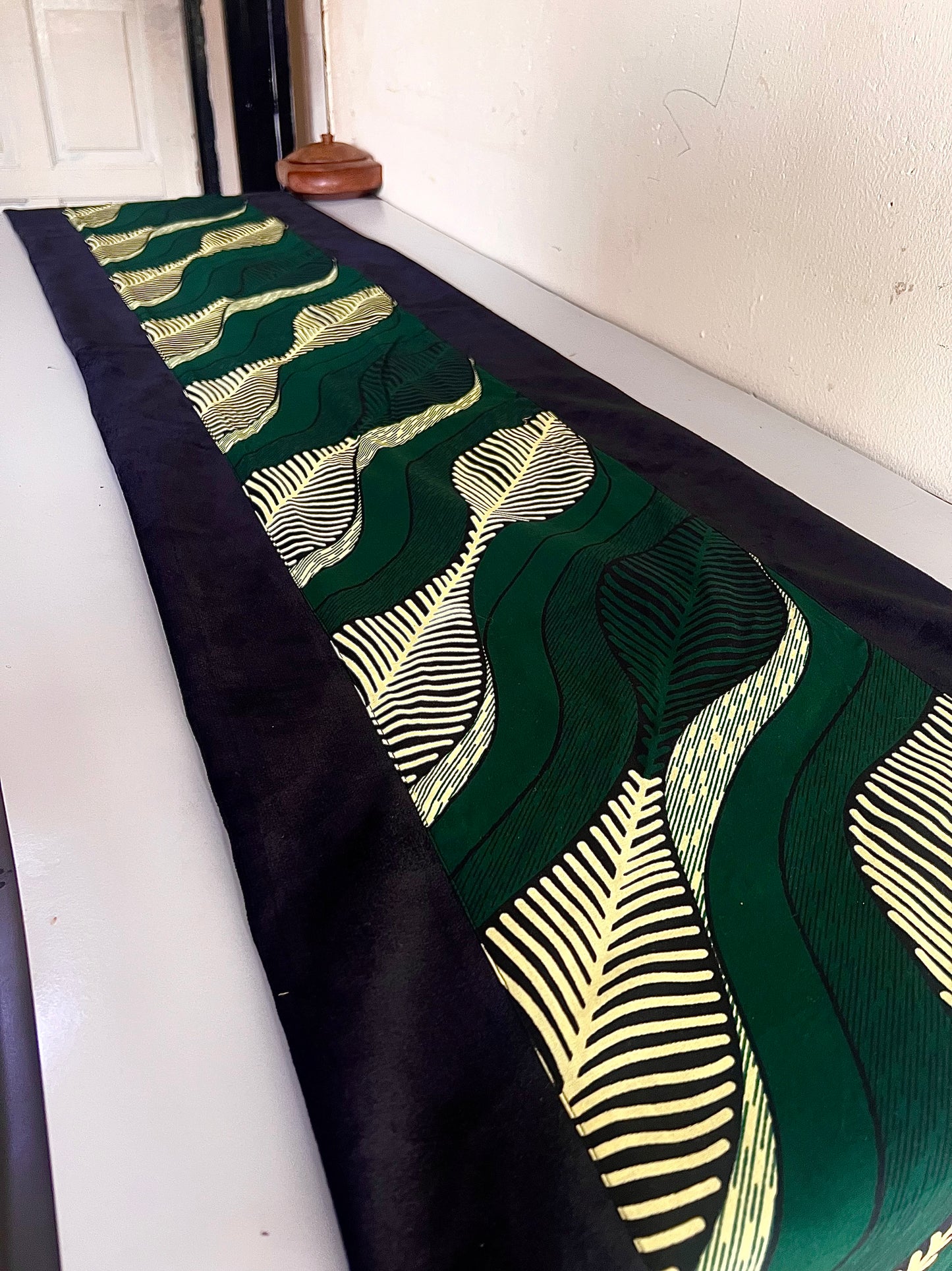 Foliole Table Runner