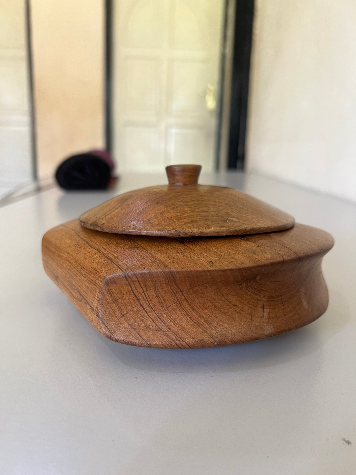 Isaka Wooden Bowel with lid
