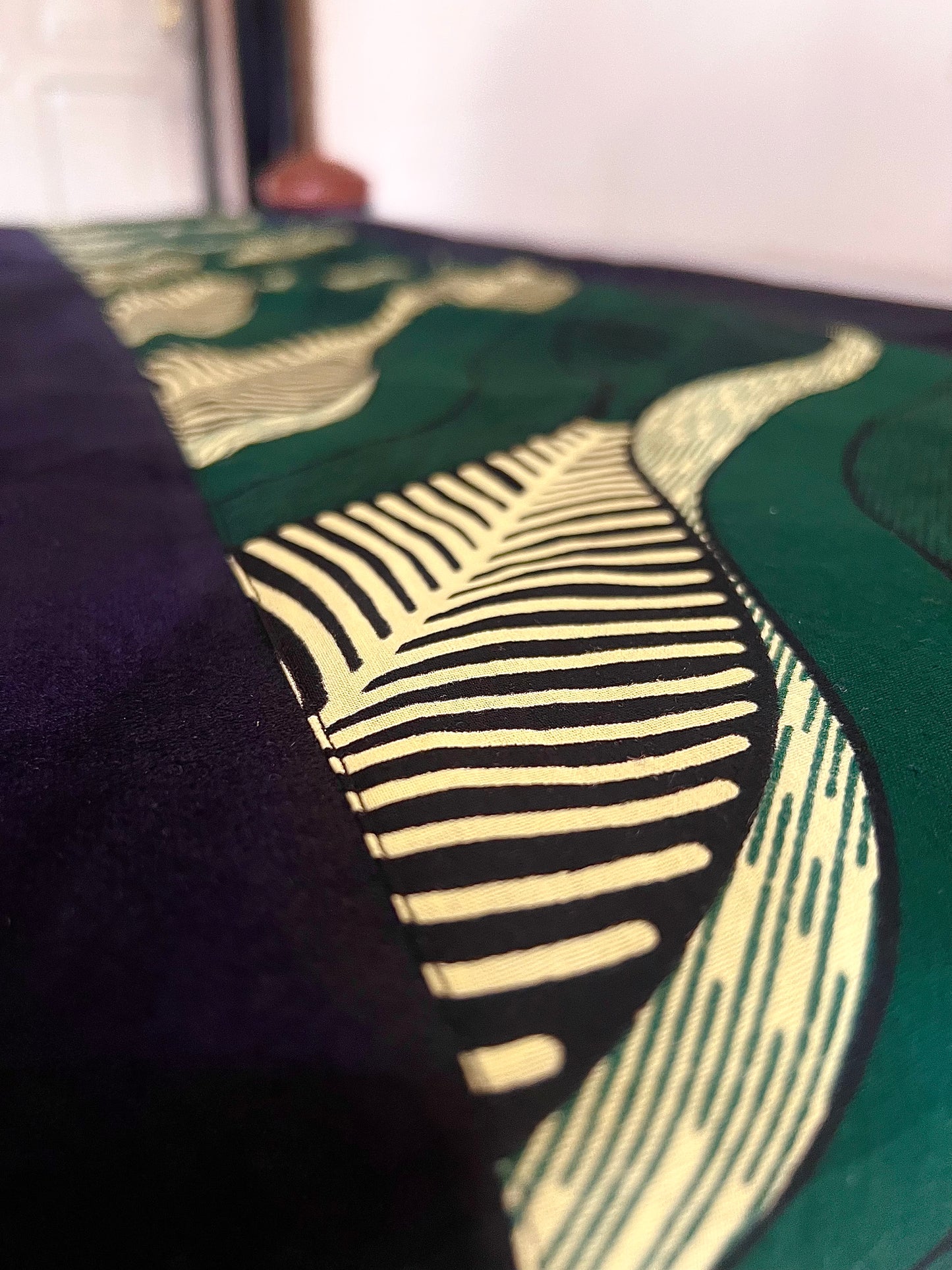 Foliole Table Runner