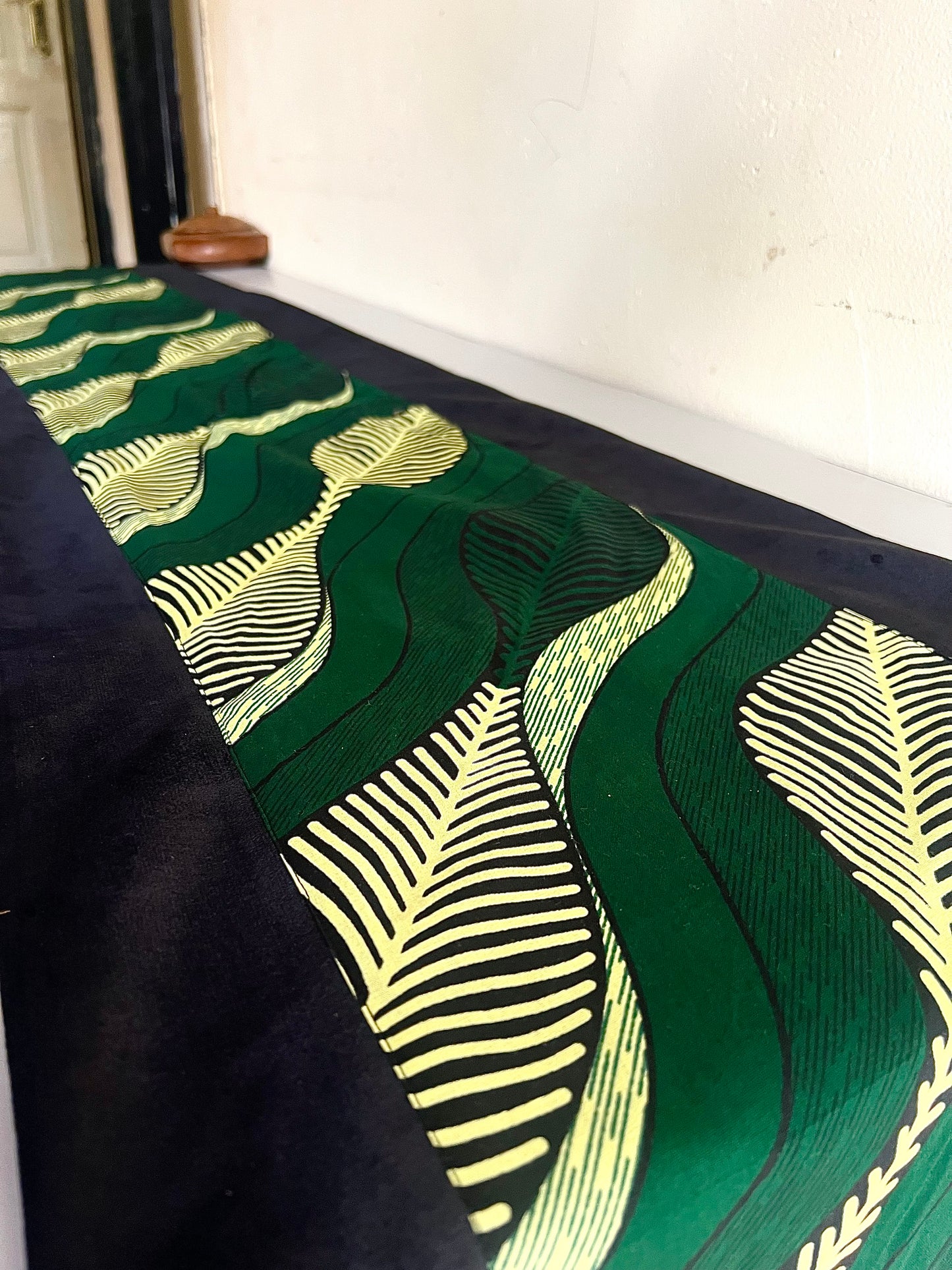 Foliole Table Runner