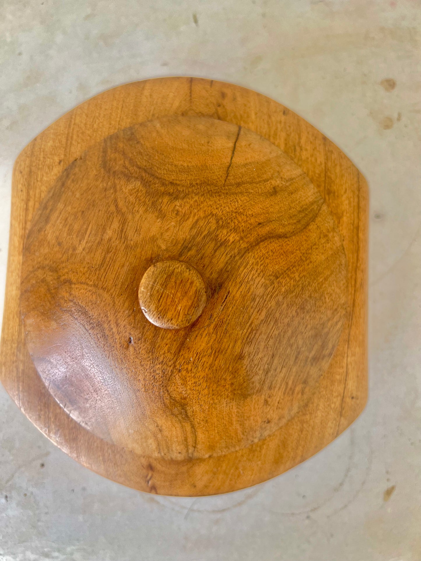Isaka Wooden Bowel with lid