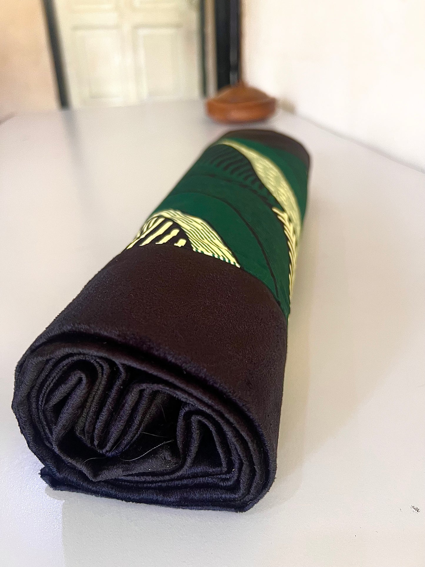 Foliole Table Runner
